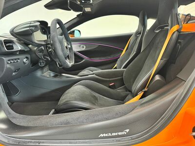 McLaren Artura Gebrauchtwagen