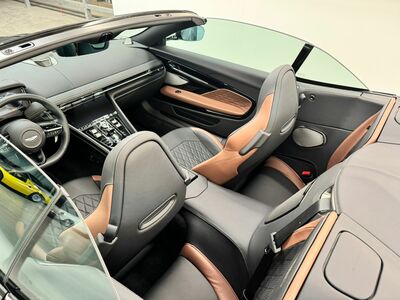 Aston Martin DB12 Neuwagen