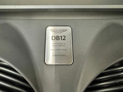 Aston Martin DB12 Neuwagen