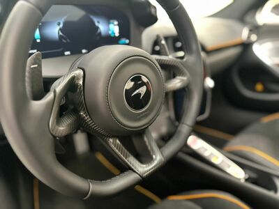 McLaren Artura Neuwagen