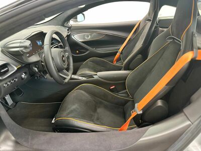 McLaren Artura Neuwagen