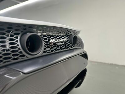 McLaren Artura Neuwagen