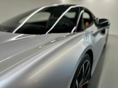 McLaren Artura Neuwagen