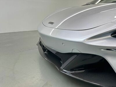 McLaren Artura Neuwagen