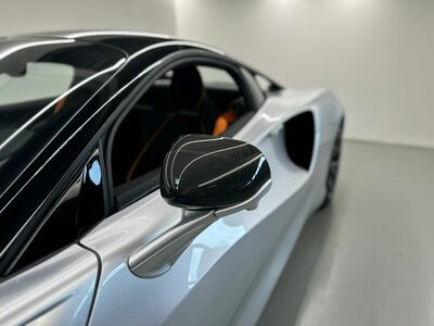 McLaren Artura Neuwagen