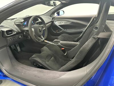 McLaren Artura Neuwagen