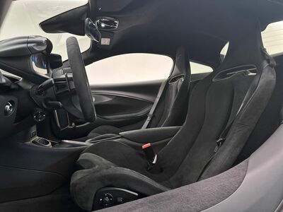 McLaren Artura Neuwagen