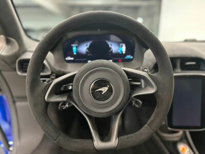 McLaren Artura Neuwagen