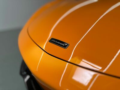 McLaren Artura Neuwagen