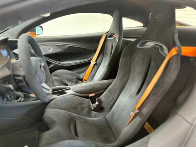 McLaren Artura Neuwagen