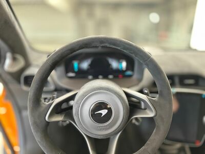 McLaren Artura Neuwagen