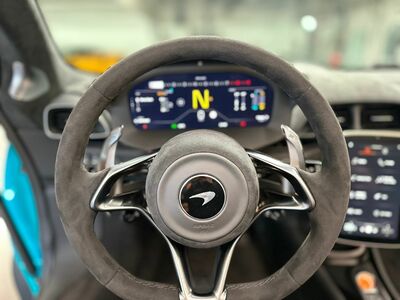 McLaren Artura Neuwagen