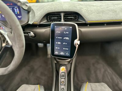 McLaren Artura Neuwagen