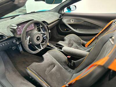 McLaren Artura Neuwagen