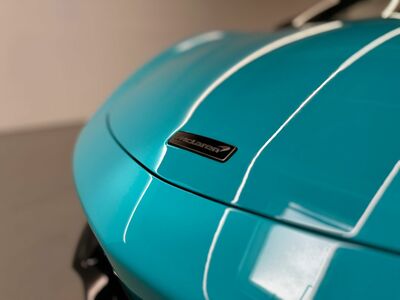 McLaren Artura Neuwagen