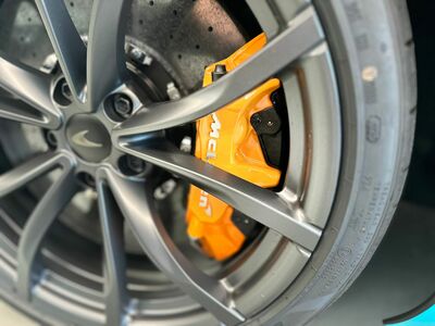 McLaren Artura Neuwagen