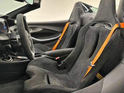 McLaren Artura Neuwagen