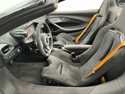 McLaren Artura Neuwagen