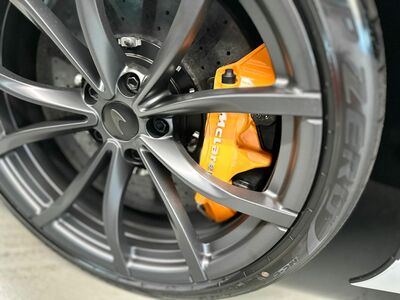 McLaren Artura Neuwagen