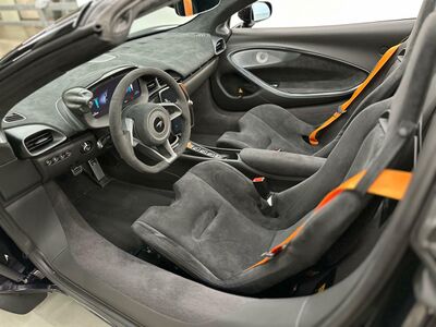 McLaren Artura Neuwagen