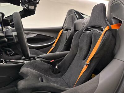 McLaren Artura Neuwagen