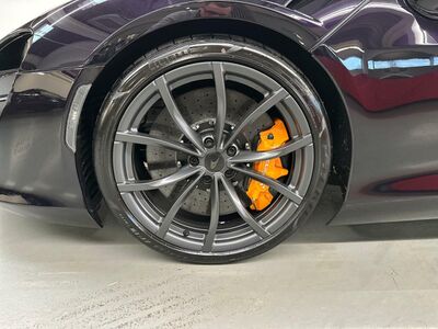 McLaren Artura Neuwagen