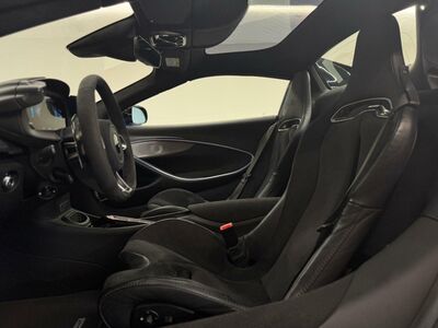 McLaren Artura Gebrauchtwagen