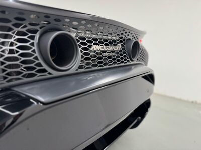 McLaren Artura Neuwagen