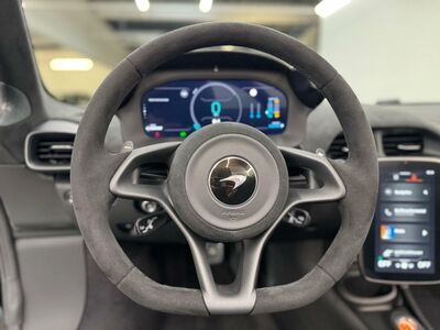 McLaren Artura Neuwagen