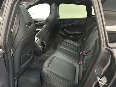 Aston Martin DBX Neuwagen