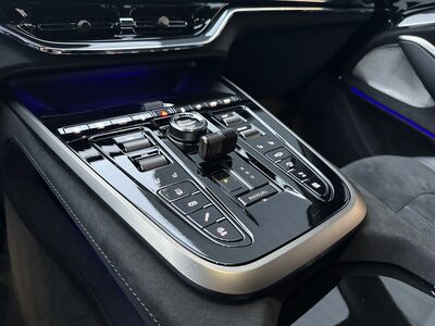 Aston Martin DBX Neuwagen