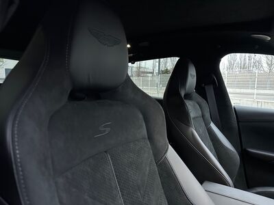 Aston Martin DBX Neuwagen