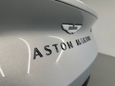 Aston Martin DB12 Neuwagen