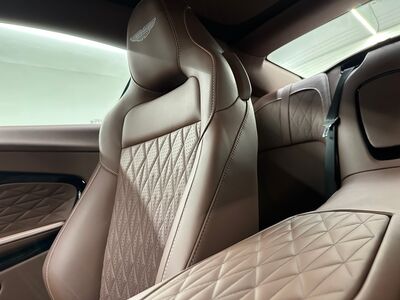 Aston Martin DB12 Neuwagen