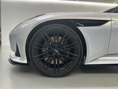 Aston Martin DB12 Neuwagen