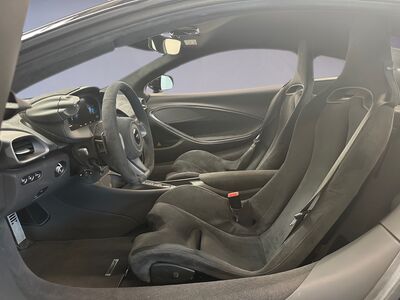 McLaren Artura Gebrauchtwagen