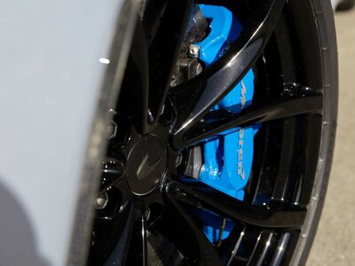 McLaren Artura Neuwagen