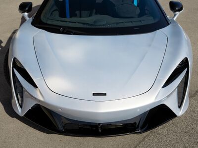 McLaren Artura Neuwagen