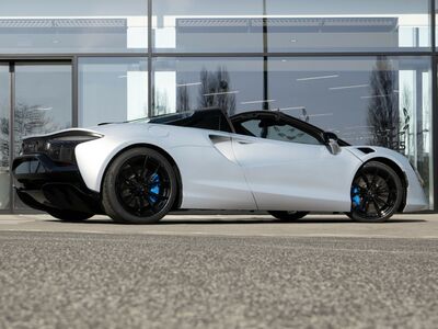 McLaren Artura Neuwagen