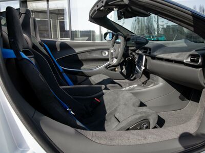 McLaren Artura Neuwagen