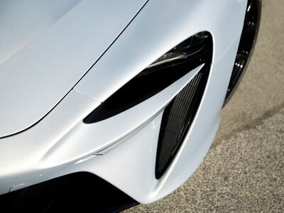 McLaren Artura Neuwagen