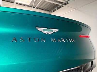 Aston Martin DB12 Neuwagen