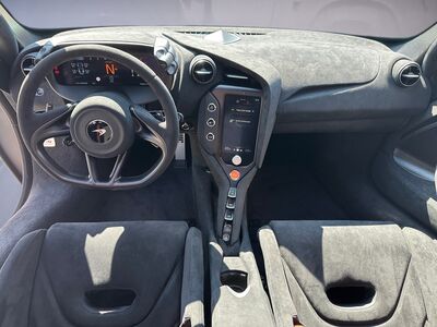 McLaren 750s Neuwagen