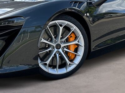 McLaren Artura Neuwagen McLaren Artura Neuwagen