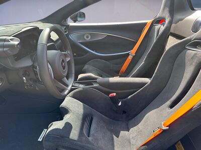 McLaren Artura Neuwagen McLaren Artura Neuwagen