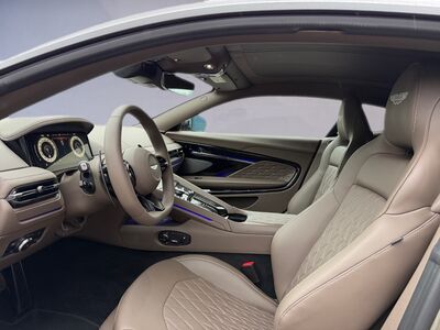 Aston Martin DB12 Neuwagen
