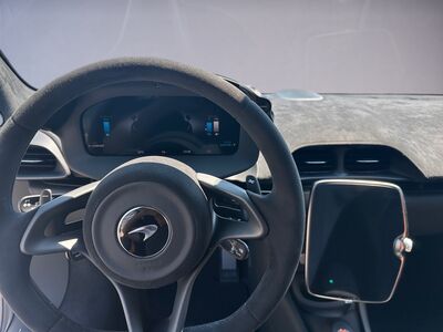 McLaren Artura Neuwagen