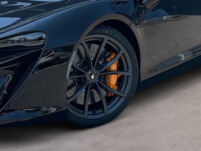 McLaren Artura Neuwagen