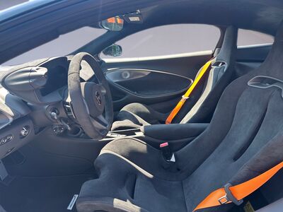 McLaren Artura Neuwagen