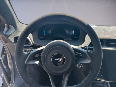 McLaren Artura Neuwagen